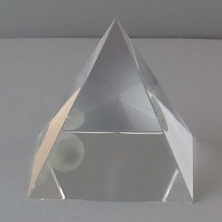 Glas Pyramide 15cm Bleifrei-Kristallglas