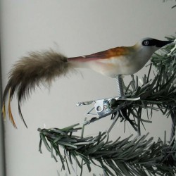 Glasvogel, mini Neuntöter mit Naturfedern