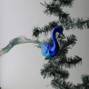 Glasvogel, Pfau gross blau mit Pfauenfeder