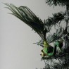 Glasvogel, Pfau grün mittel mit Pfauenfeder