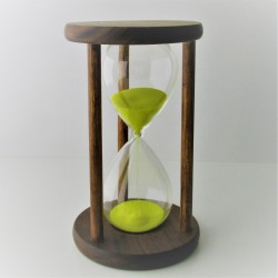 Sanduhr 5 Min. 15 cm Glas im  Holzgestell Nussbaum dunkel