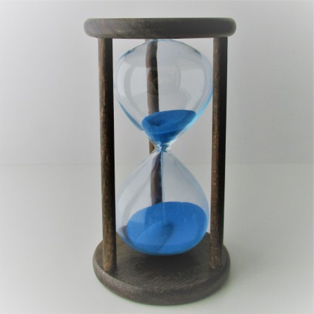 Sanduhr 5 min. 15 cm Hellblau, im Holzgestell Nusbaum dunkel rund h.blau