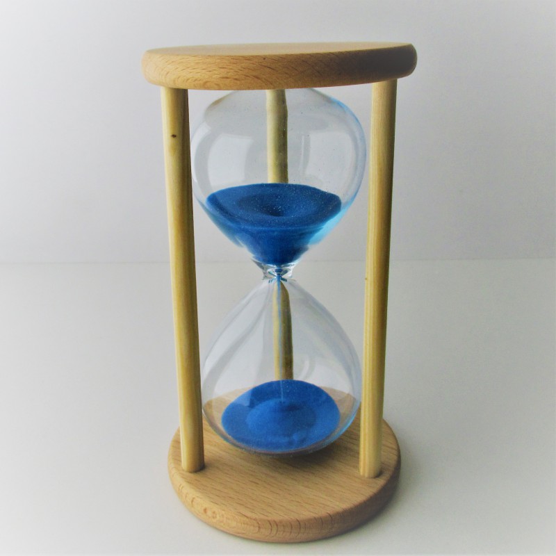Sanduhr 5 min. 15 cm Hellblau, im Holzgestell Buche rund