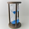 Sanduhr 30 min. 15 cm Hellblau, im Holzgestell Nusbaum dunkel rund