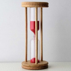 Sanduhr 4 Min. 9cm Rot, zylindrisch Glas in Holzgestell Buche Natur,
