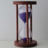 Sanduhr 5 Min. 9cm Lilla, zylindrisch Glas in Holzgestell Buche Natur - dunkel gebeizt-Mahagoni rot,