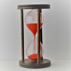 Sanduhr 10 Min. 9cm Glas in Holzgestell Buche dunkel gebeizt,