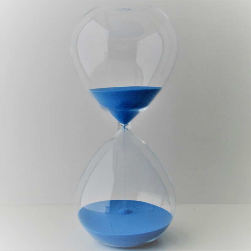 Glas-Sanduhr 60 Min. 24cm Hellblau, Glas Sand blau