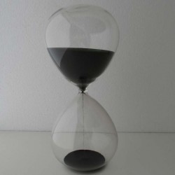 Glas-Sanduhr 60 Min. 24cm Schwarz, Glas Sand