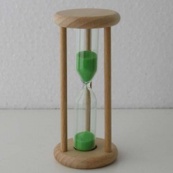 Sanduhr 5 Min. 9cm Grün, zylindrisch Glas in Holzgestell Buche
