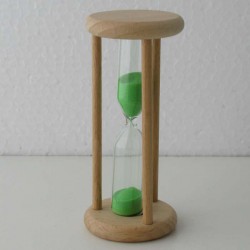 Sanduhr 5 Min. 9cm Grün, zylindrisch Glas in Holzgestell Buche
