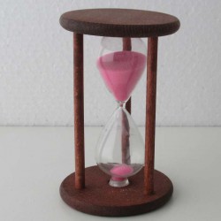 Sanduhr 2 Min. 9cm Rosa, Glas in Holzgestell Buche Natur - dunkel gebeizt-Mahagoni rot,