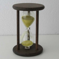 Sanduhr 10 Min. 9cm Glas in Holzgestell Buche dunkel gebeizt