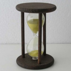 Sanduhr 10 Min. 9cm Glas in Holzgestell Buche dunkel gebeizt