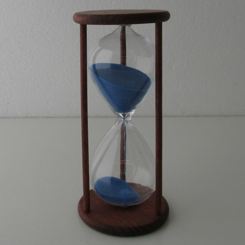 Sanduhr 20 Sek. 13 cm H. Blau, Im HOLZGESTELL BUCHE