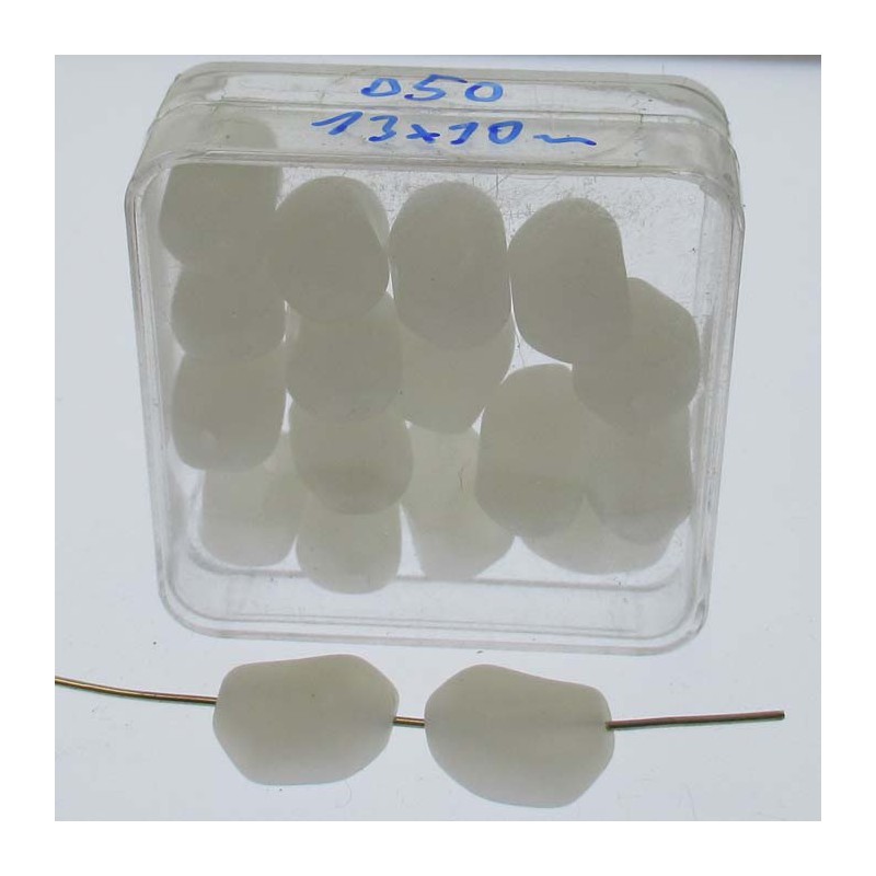 Glasperle 13x10mm 16 in Box