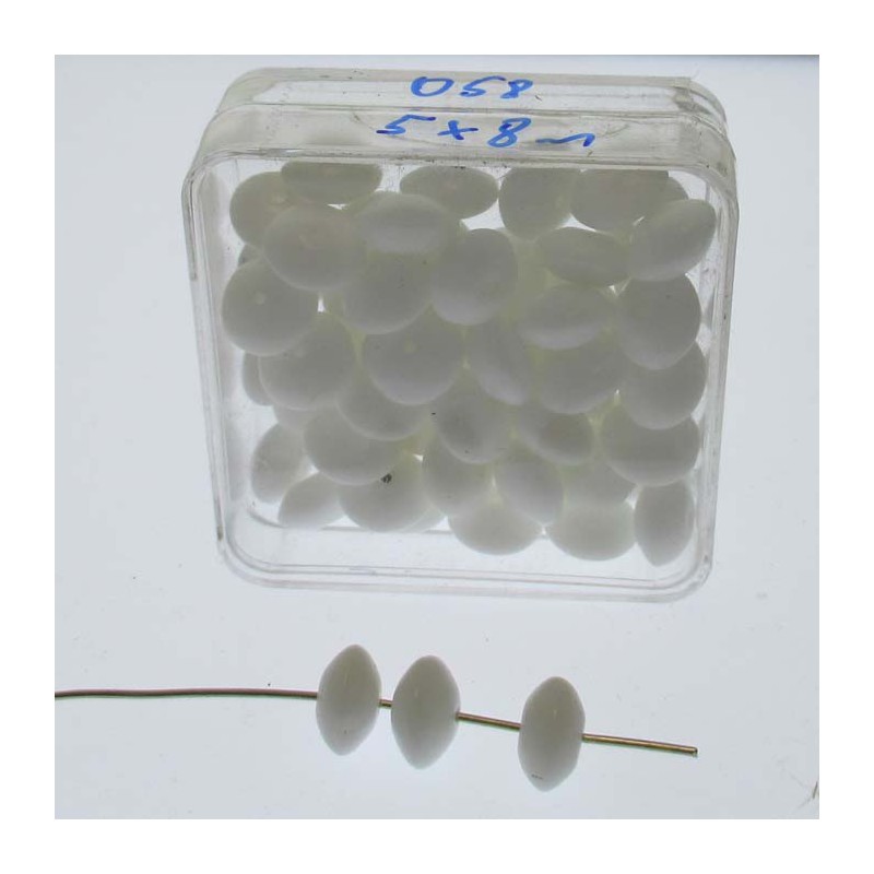 Glasperlen in 5x8mm Box