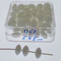 Glasperlen in 5x8mm Box