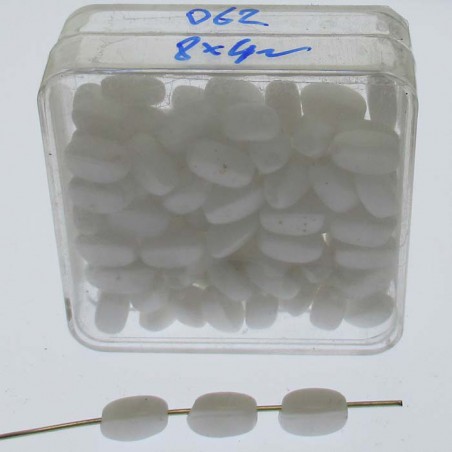 Glasperle 8x4mm in Box