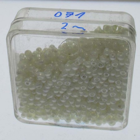 Glasrocailles 2x2mm in Box