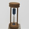 Sanduhr 3 Min. 96mm Hellblau, zylindrisch Glas in Holzgestell Buche natur