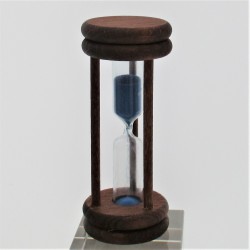 Sanduhr 3 Min. 96mm Hellblau, zylindrisch Glas in Holzgestell Buche gebeizt Mahagoni
