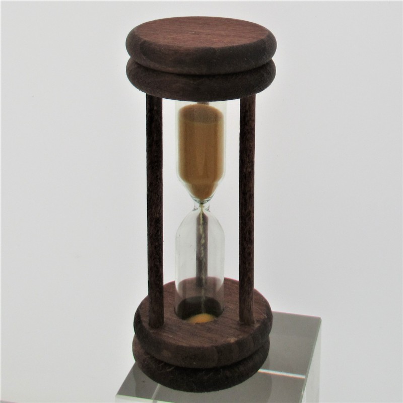 Sanduhr 5 Min. 96mm Orange, zylindrisch Glas in Holzgestell Buche gebeizt Mahagoni