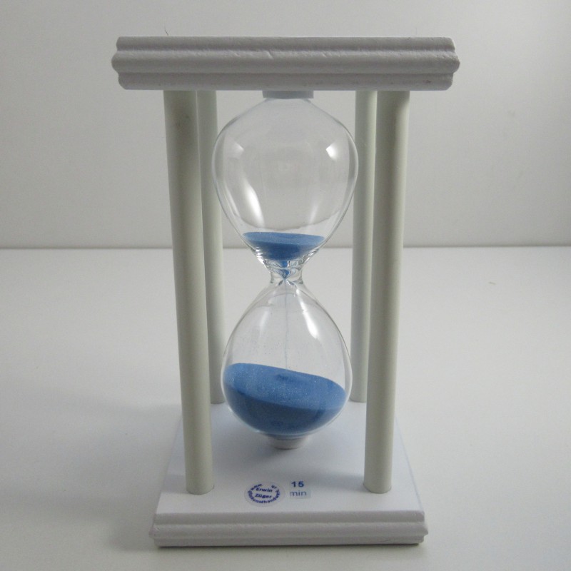 Sanduhr 15 Min 14 cm Holzgestell  weiss viereckig mit 4 Saeulen