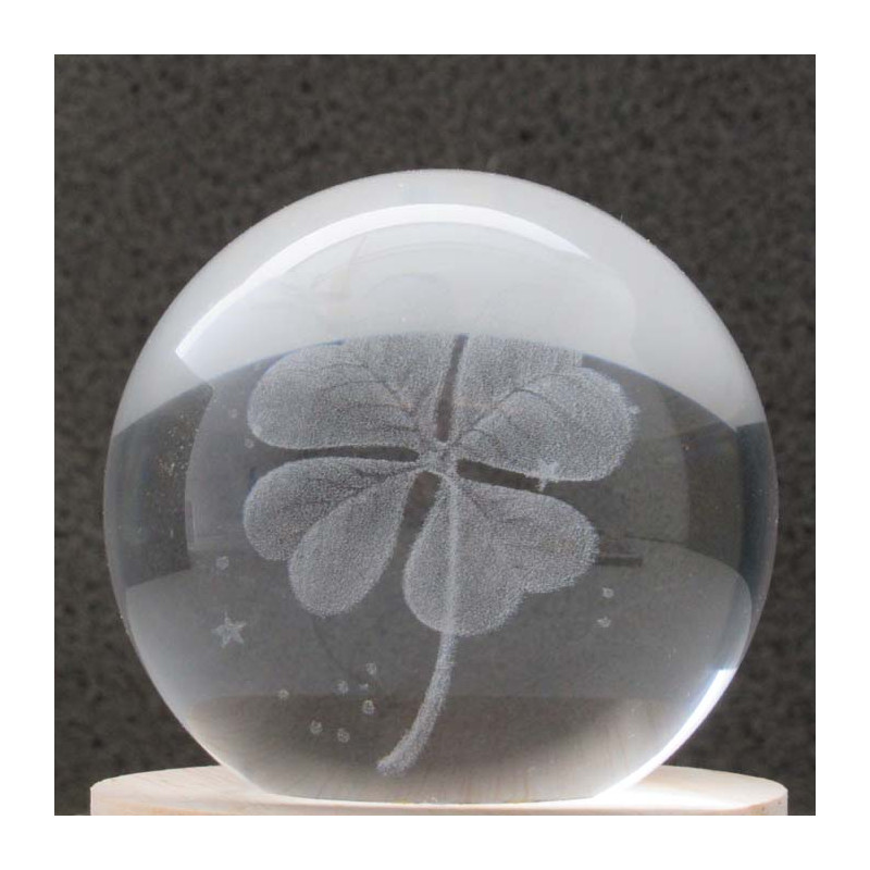 Glaskugel 60mm mit Laser Kleeblatt Glaskugel 60mm mit Laser Kleeblatt