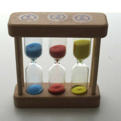 Sanduhr 1- 3 - 5 min. 9 cm Bunt, zylindrisch Sanduhr im Buchenholz Gestell
