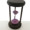 Sanduhr 10min 17cm Lila im Holz Gestell mit 3 runden Stützen Sanduhr 10min 17cm Lila im Holz Gestell mit 3 runden Stützen