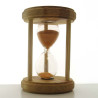 Sanduhr 15min. 17cm Orange, im Holzgestell mit 3 runden Stützen