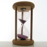 Sanduhr 20 min. 17 cm Lila, im Holz Gestell mit 3 runden Stützen