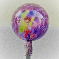 Glas-Gartenkugel 15cm Lila transparent mit bunten Glas-punkten