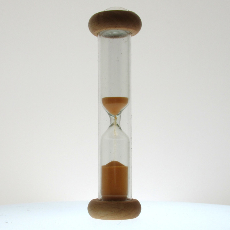 Sanduhren 3 Min. 93mm zylindrisch Glas in Kunststoff röhre mit Buchenholz Sockel