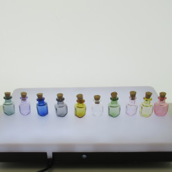 Glasfläschchen 25x15mm mini mit Korken verschiedene Farben