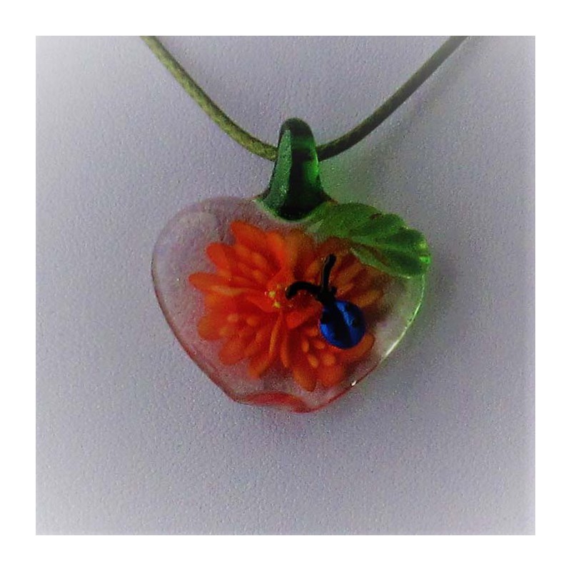 Muranoglas Apfel 36mm mit Käfer, Innen Blume Anhänger