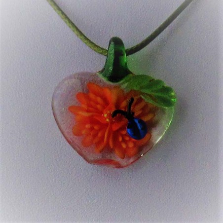 Muranoglas Apfel 36mm mit Käfer, Innen Blume Anhänger