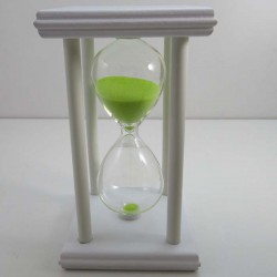 Sanduhr 15 Min 14 cm Holzgestell  weiss viereckig mit 4 Saeulen