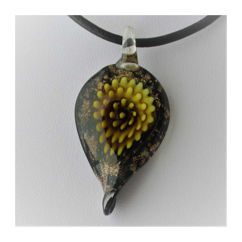 Muranoglas Blatt 60mm mit Blume innen zum hängen Muranoglas Blatt 60mm mit Blume innen zum hängen