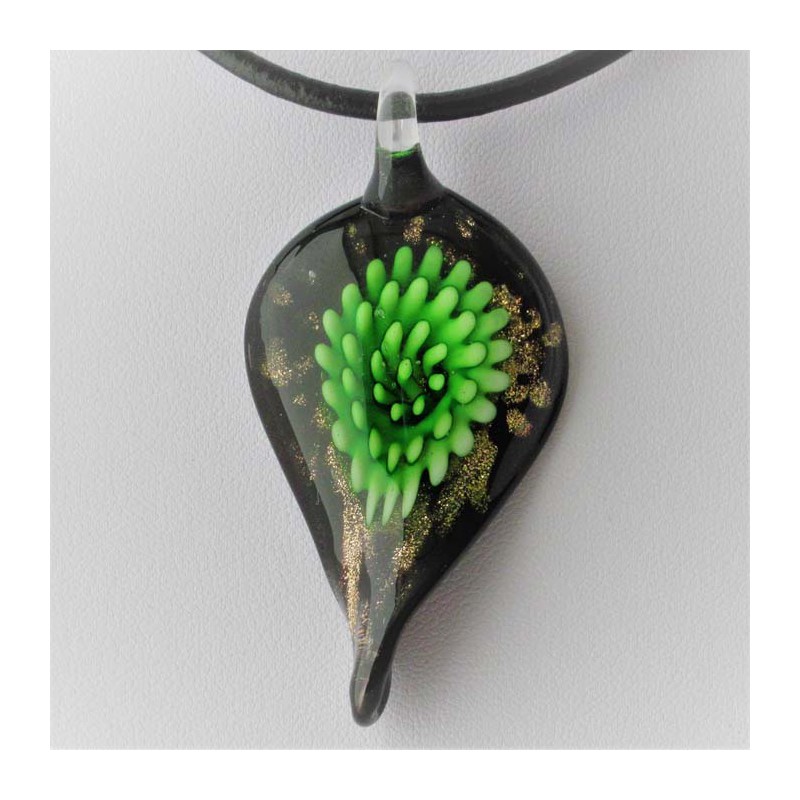 Muranoglas Blatt 60mm mit Blume innen zum hängen Muranoglas Blatt 60mm mit Blume innen zum hängen