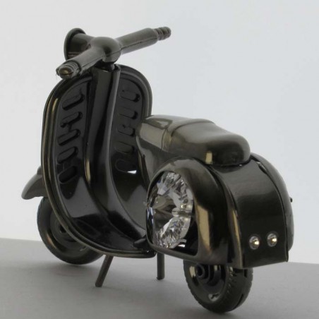 Vespa mit Swarovski Elements