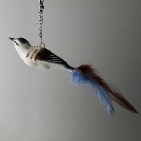 Glasvogel, kleiner Vogel mit Glas öse, grau-braun und Naturfedern zum haengen