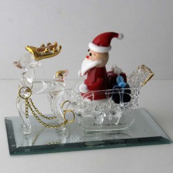 Glas Nikolaus 10cm im Geschenkeschlitten auf Spiegel